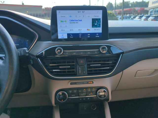 Used 2020 Ford Escape Titanium AWD/4WD image 21