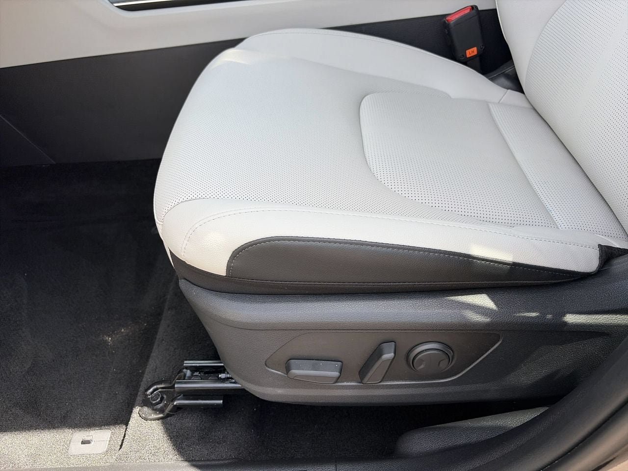 Used 2026 Kia Sportage EX FWD image 20