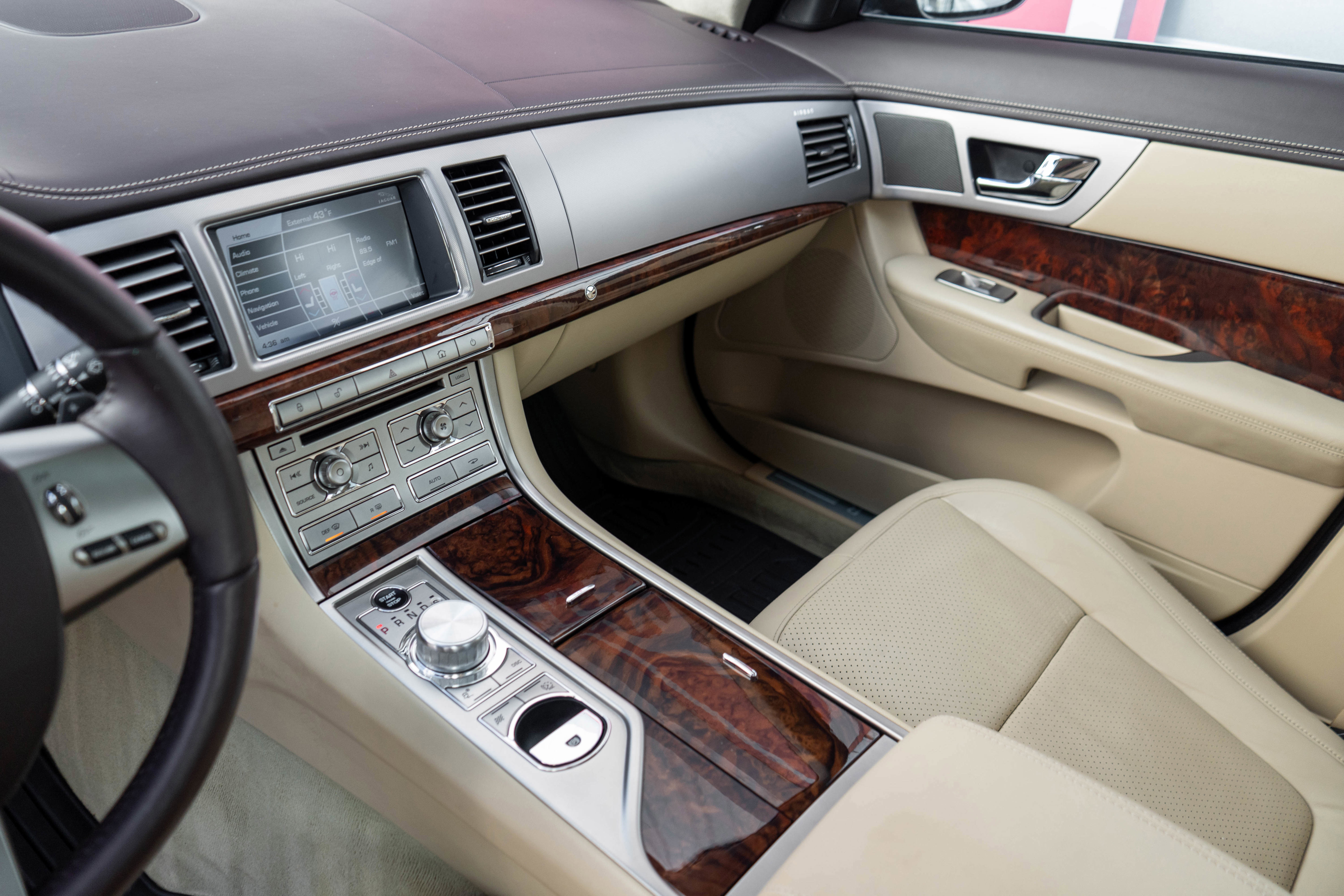 Used 2011 Jaguar XF Portfolio RWD image 13