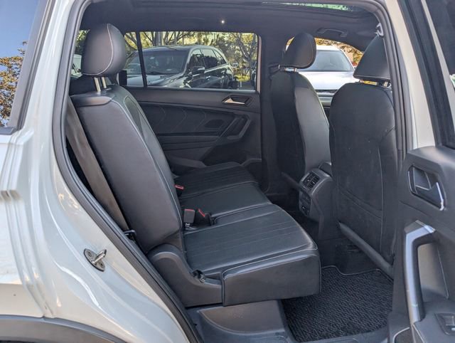 Used 2022 Volkswagen Tiguan SE R-Line image 17