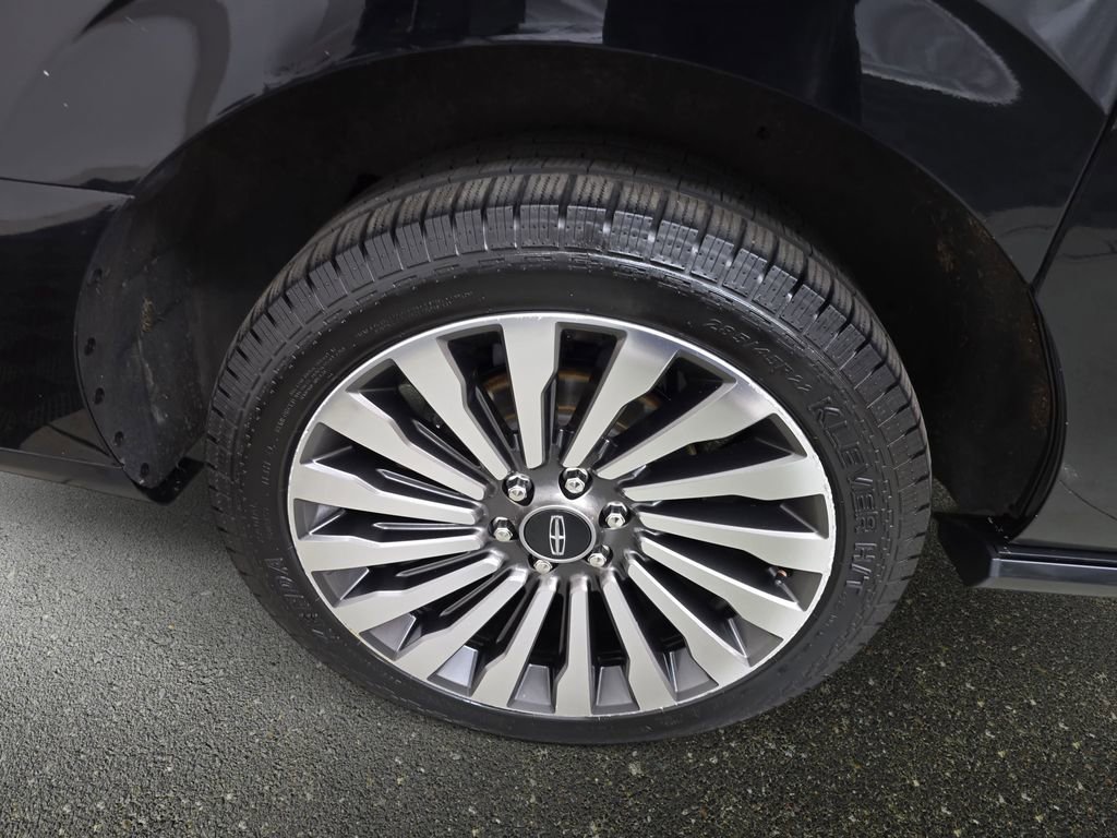 Used 2018 Lincoln Navigator L Reserve w/ Technology Package AWD/4WD image 32