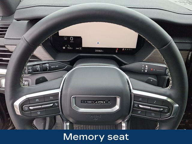 Used 2025 GMC Acadia Denali w/ LPO, Floor Liner Package AWD/4WD image 4