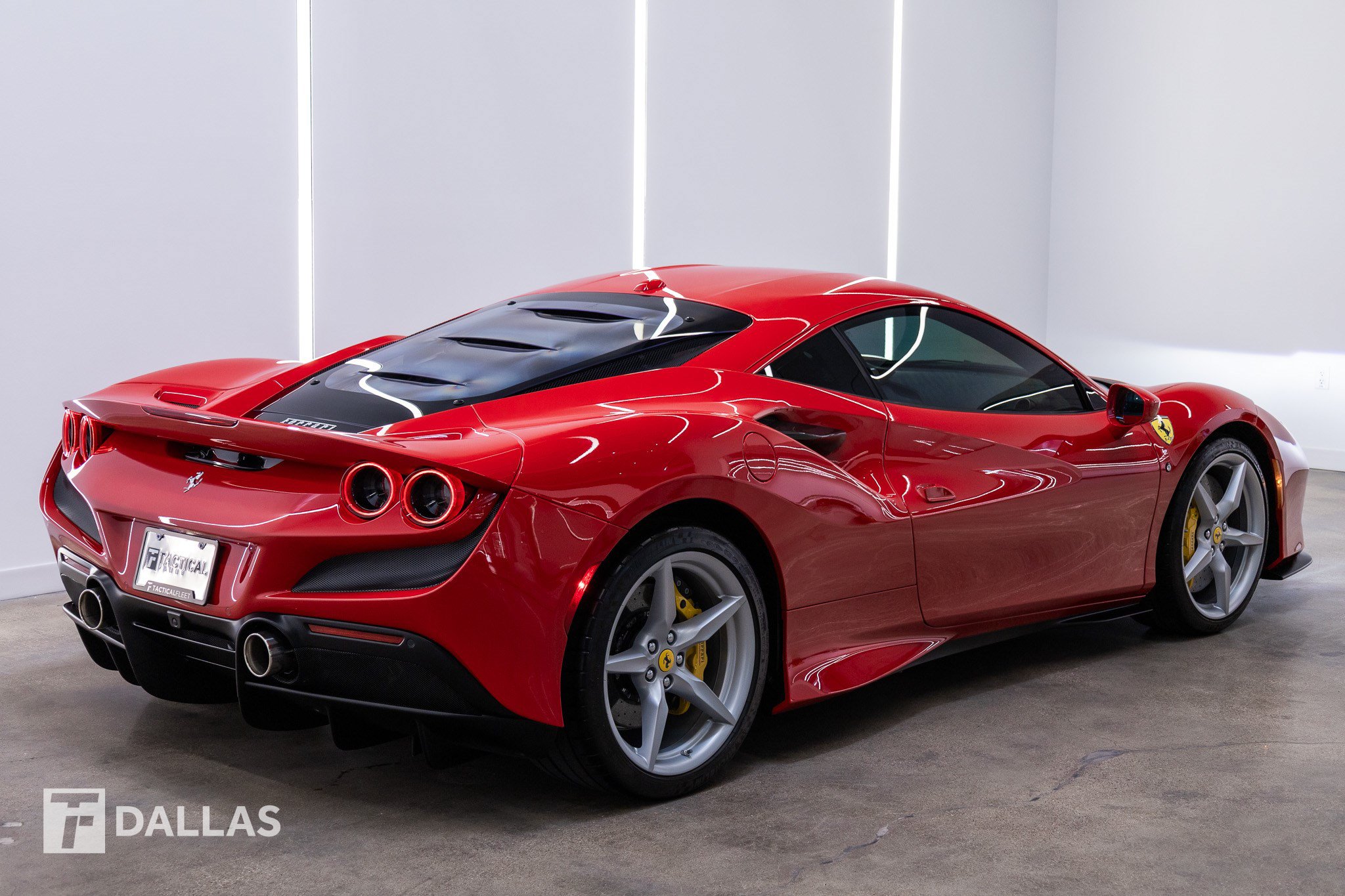 Used 2022 Ferrari F8 Tributo RWD image 18