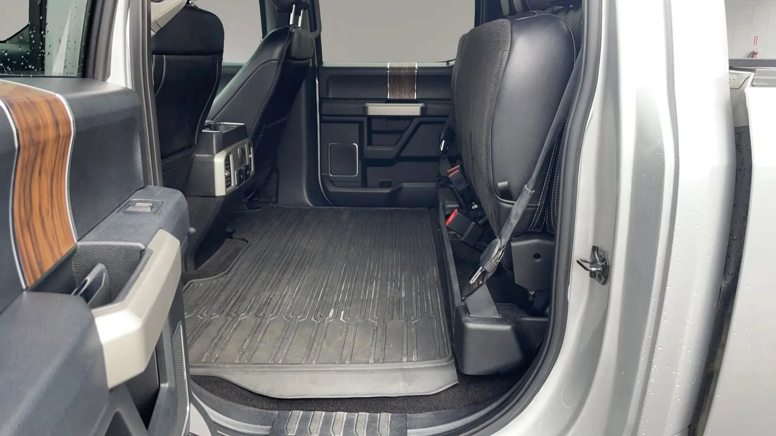 Used 2019 Ford F150 Lariat w/ Equipment Group 502A Luxury AWD/4WD image 36