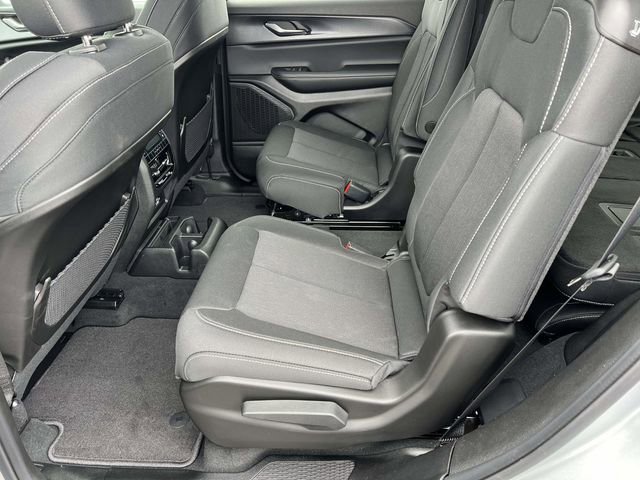 New 2025 Jeep Grand Cherokee L Laredo image 25