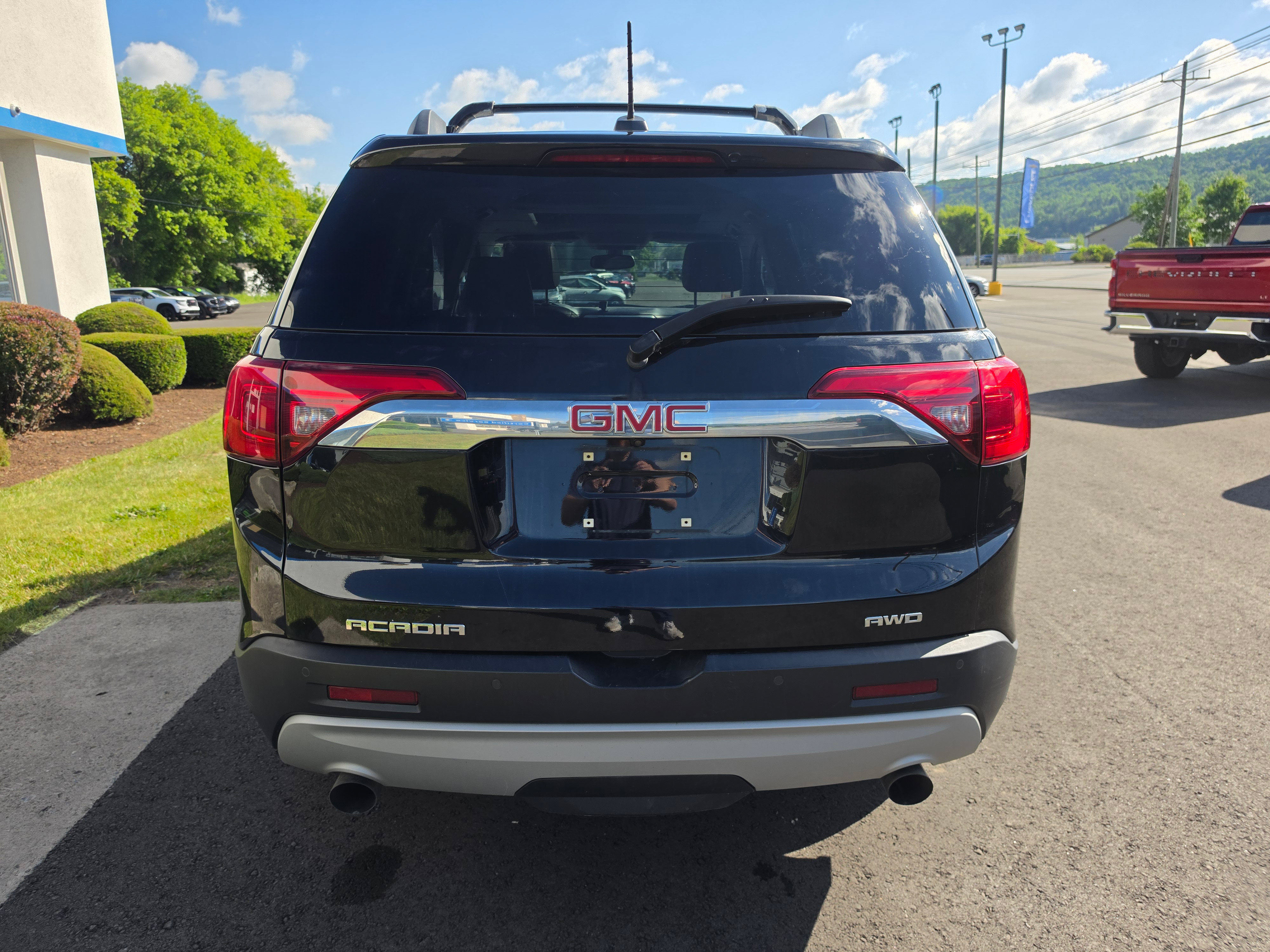 Used 2018 GMC Acadia SLT AWD/4WD image 4