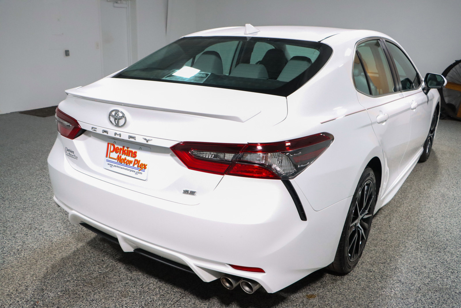 Used 2023 Toyota Camry SE FWD image 7