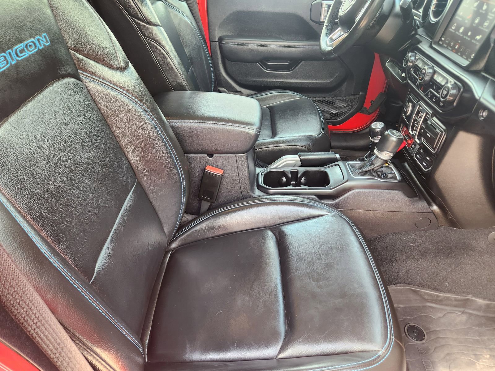 Used 2022 Jeep Wrangler Unlimited Rubicon 4xe w/ Cold Weather Group AWD/4WD image 14