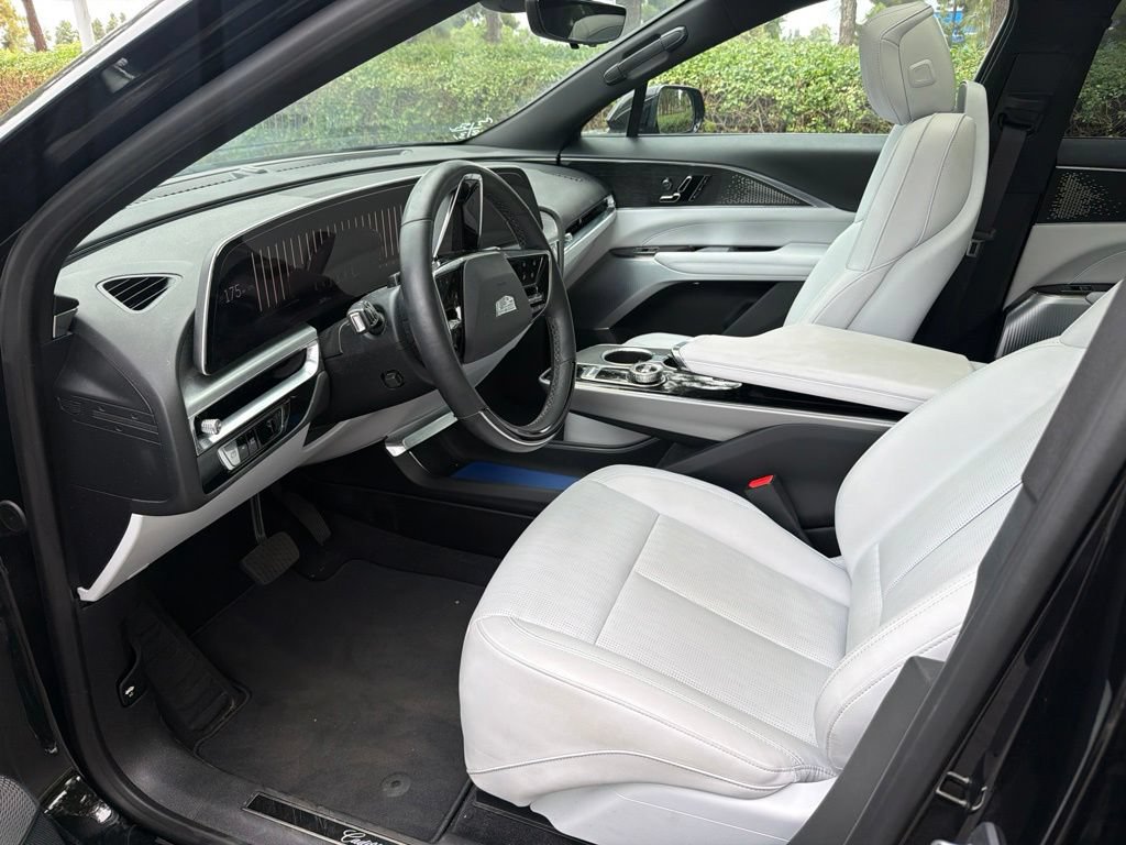 Used 2023 Cadillac Lyriq 2WD image 7