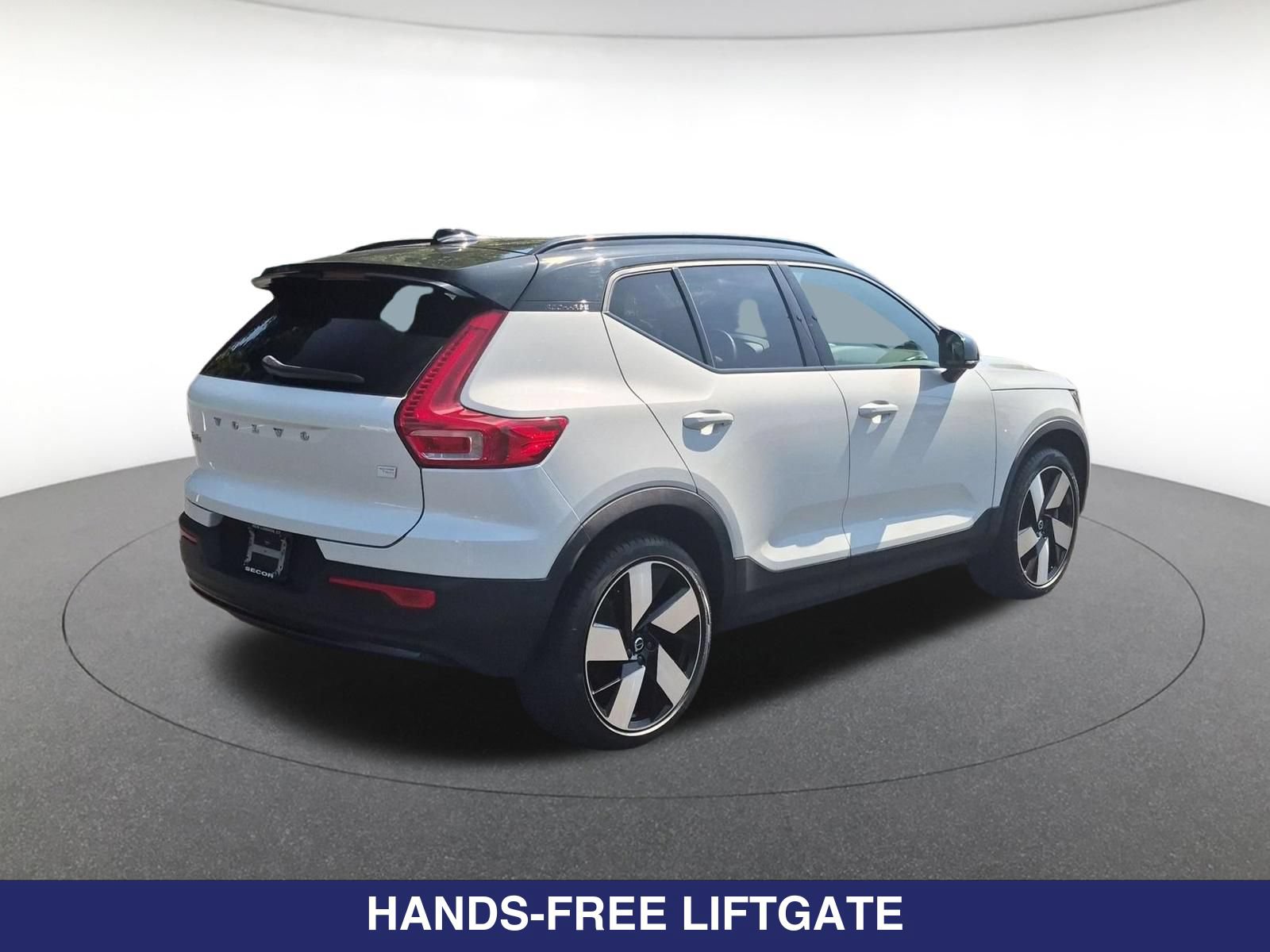 Used 2023 Volvo XC40 Recharge Plus AWD/4WD image 6