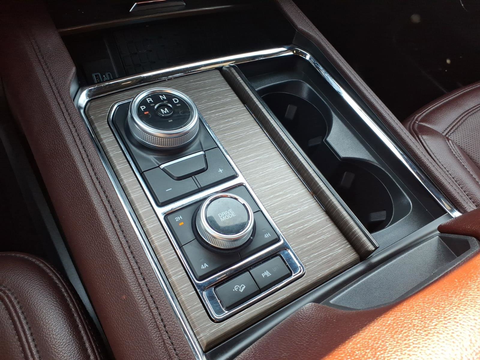 Used 2024 Ford Expedition Limited image 22