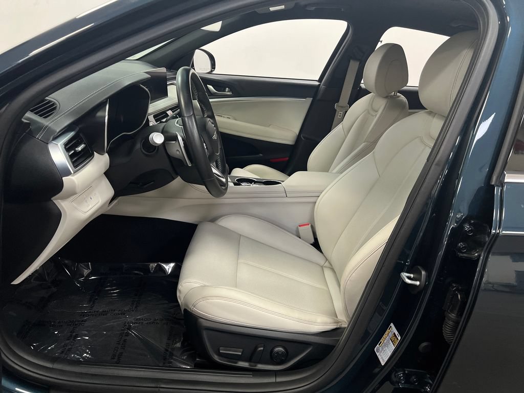Used 2024 Genesis G70 2.5T RWD image 9