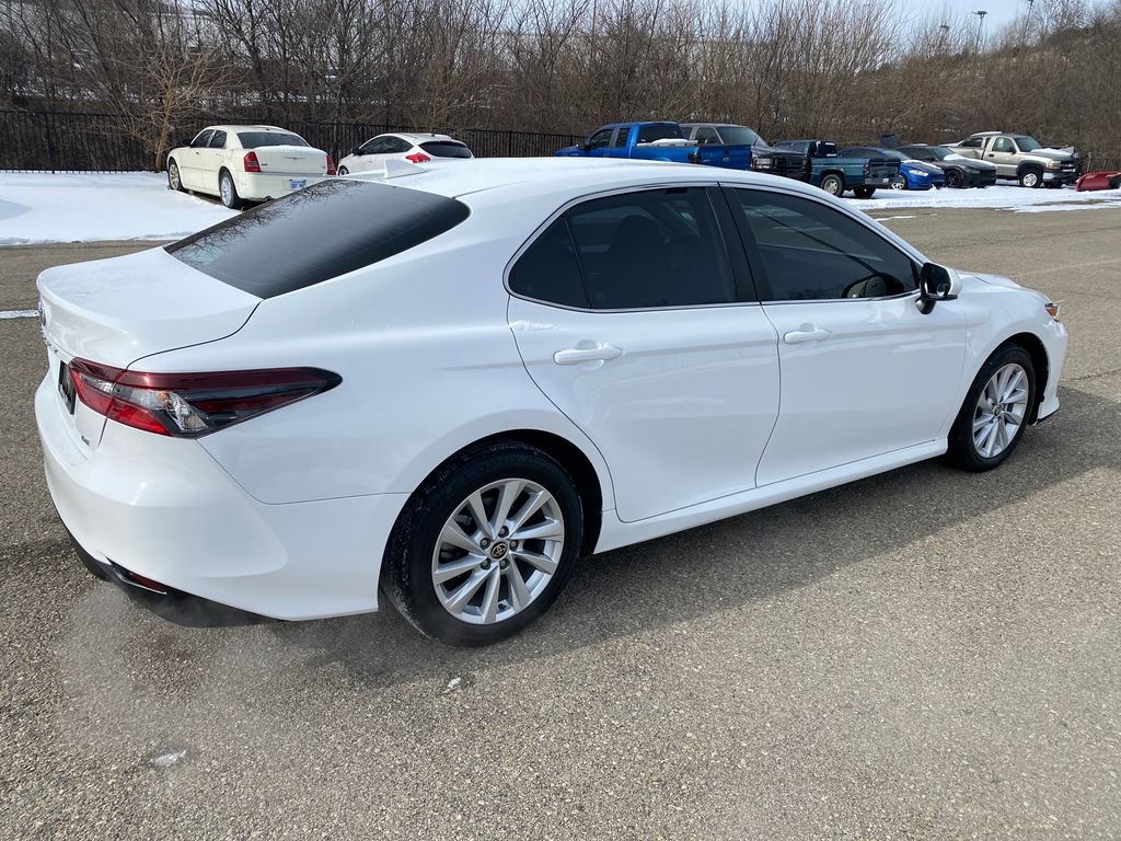 Used 2024 Toyota Camry LE image 6