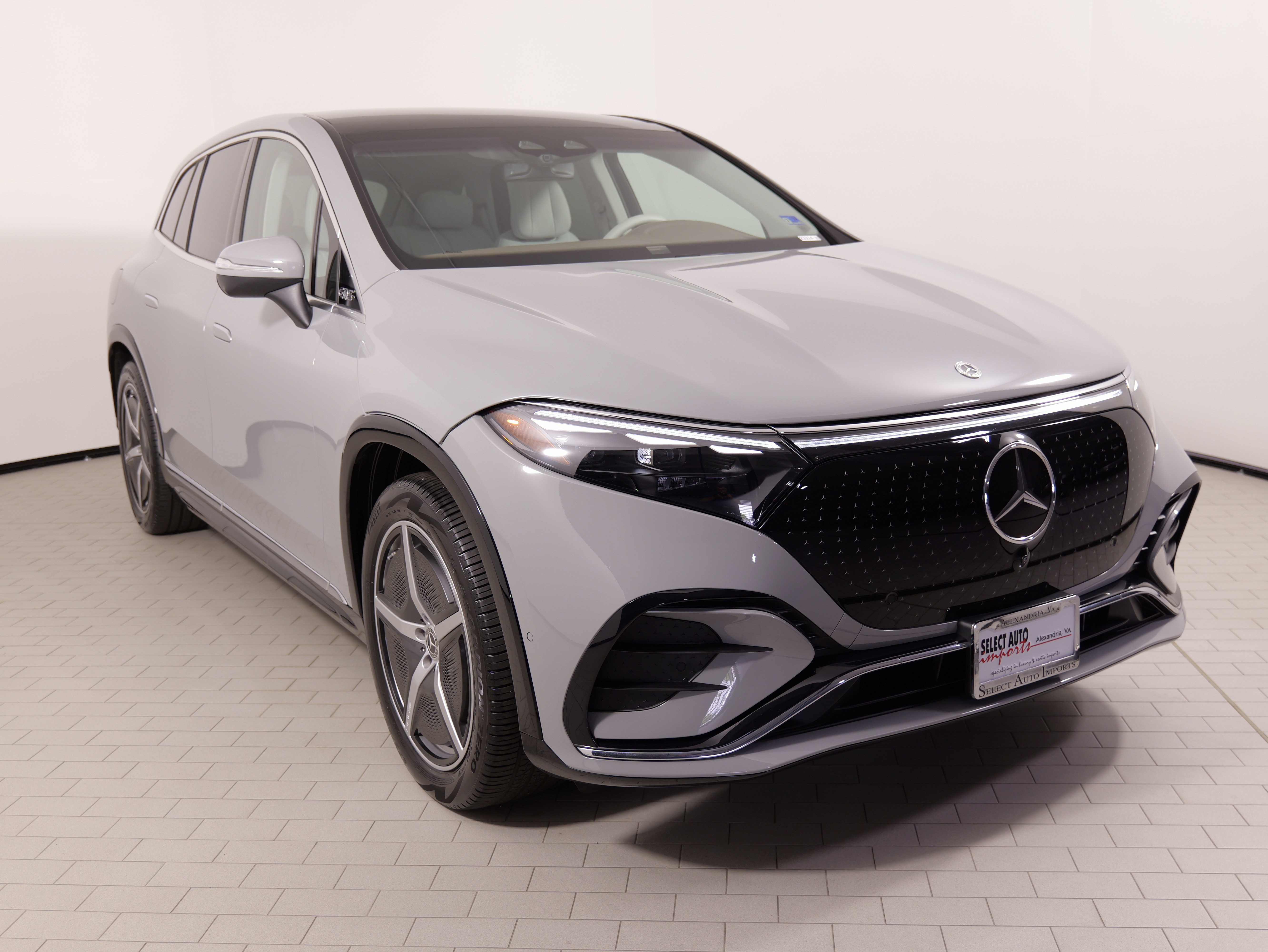 Used 2023 Mercedes-Benz EQS 580 4MATIC SUV image 6