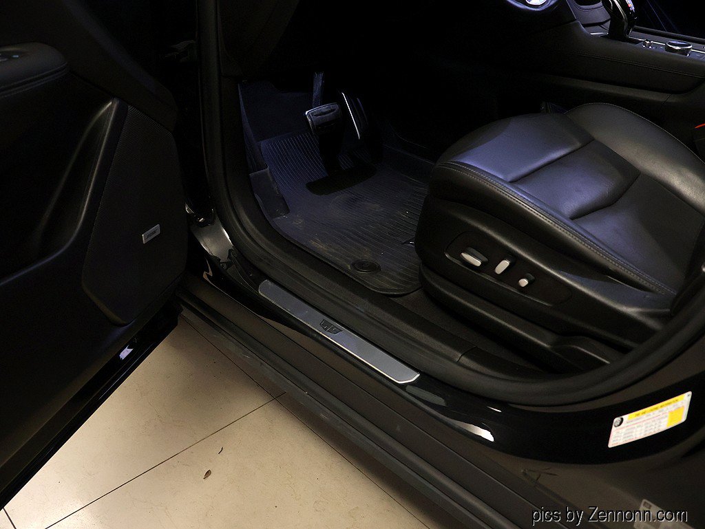 Used 2020 Cadillac XT6 Sport AWD/4WD image 29