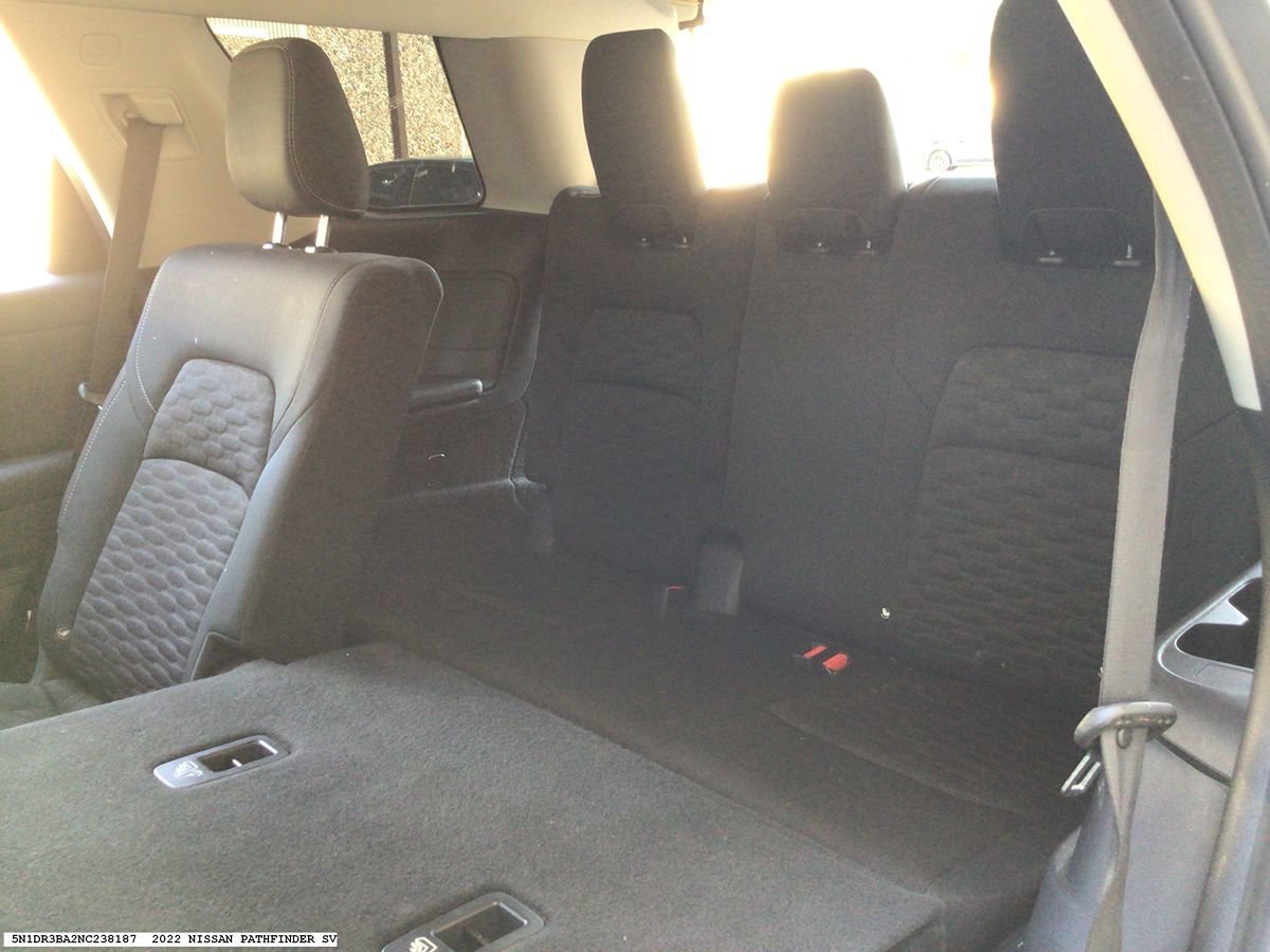 Used 2022 Nissan Pathfinder SV FWD image 10