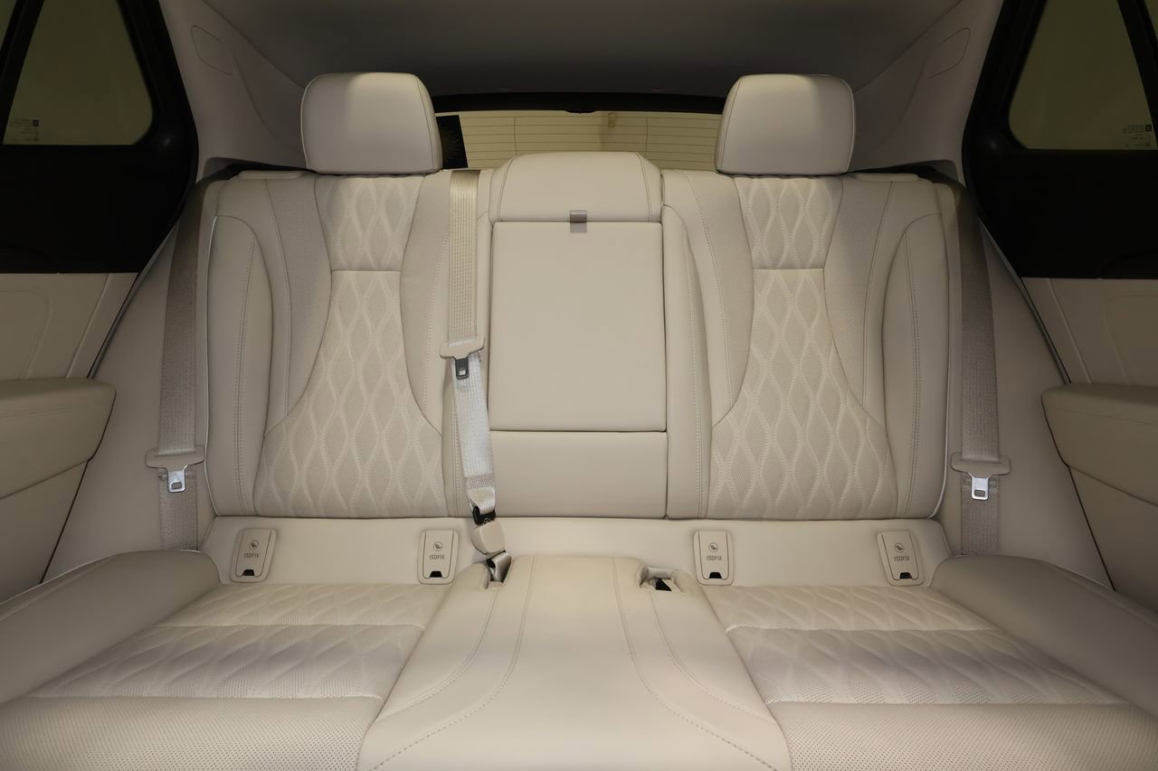 Certified 2023 Buick Envision Avenir AWD/4WD image 32