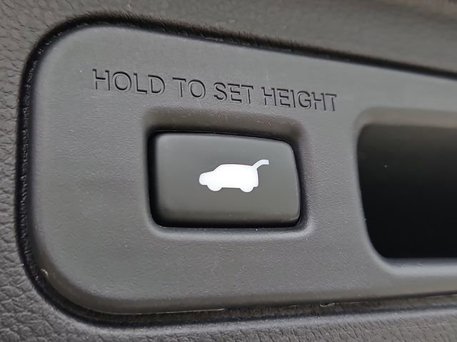 Used 2025 Honda Pilot Touring image 19