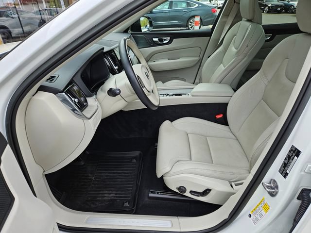 Certified 2023 Volvo XC60 B6 Ultimate w/ Protection Package Premier AWD/4WD image 14
