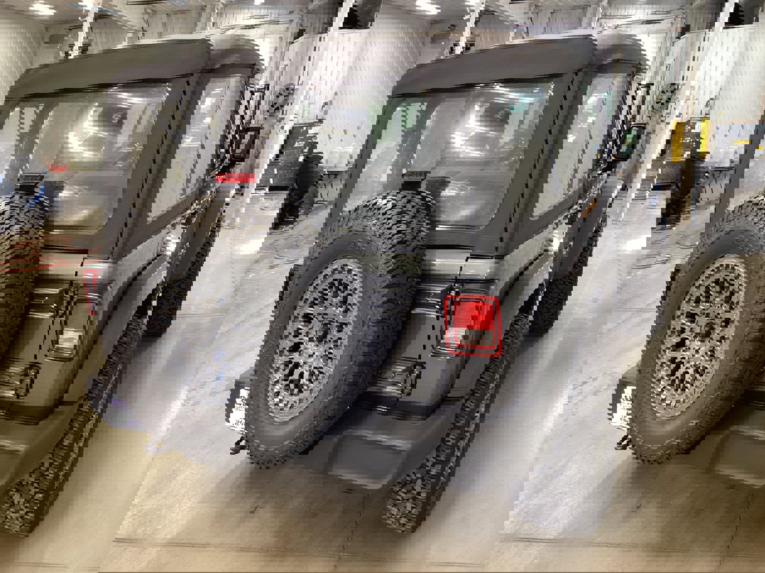 Used 2018 Jeep Wrangler Sport image 6