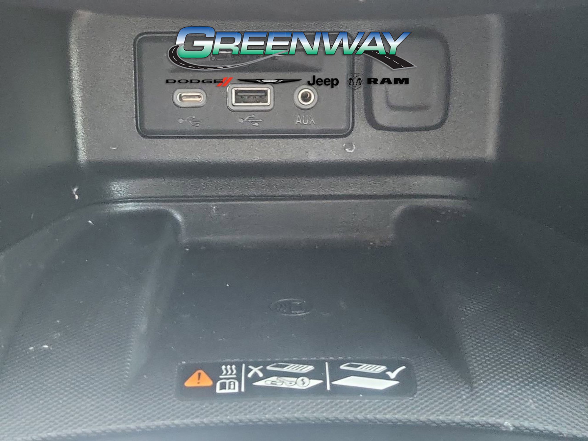 Used 2021 Chevrolet Equinox Premier w/ Redline Edition image 13