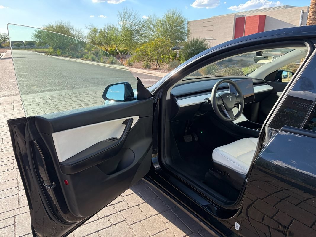 Used 2021 Tesla Model Y 2WD image 7