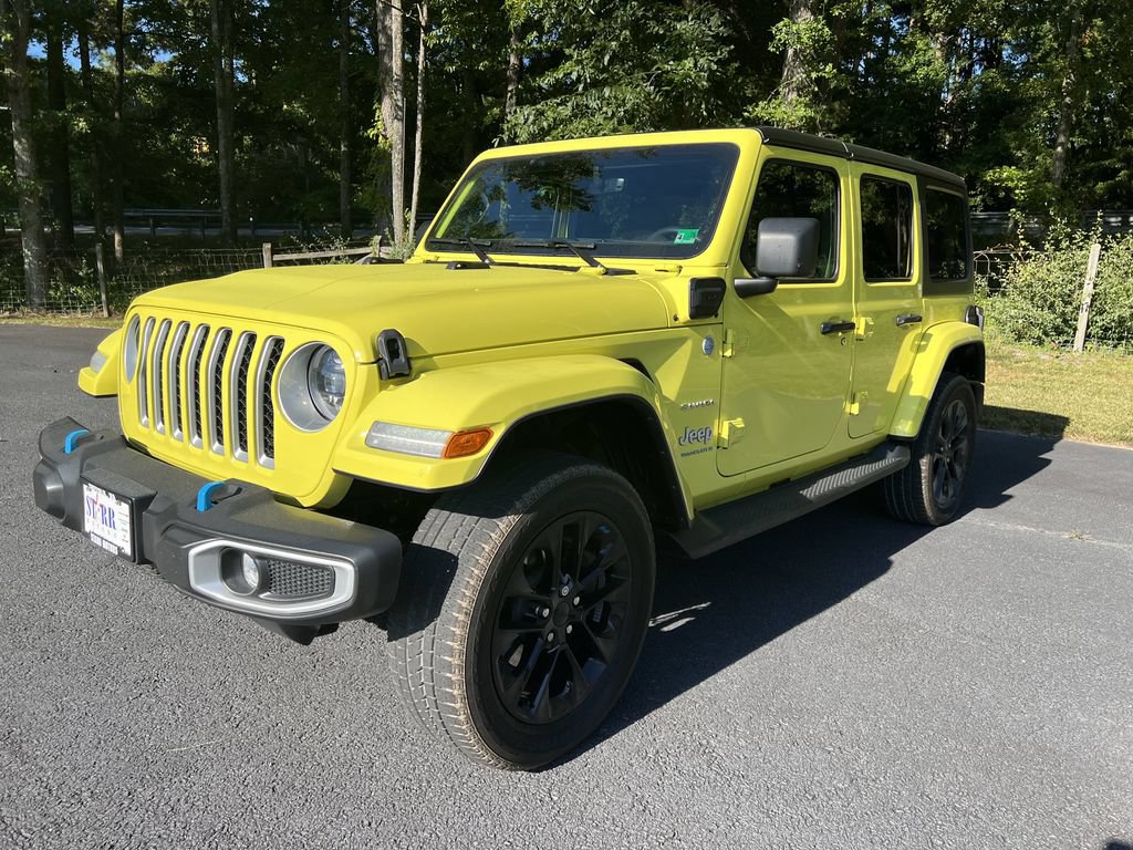 Used 2023 Jeep Wrangler Unlimited Sahara w/ Dual Top Group AWD/4WD image 7