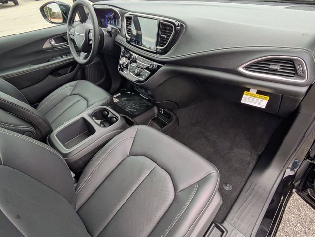 New 2026 Chrysler Pacifica Select w/ S Appearance Package image 34