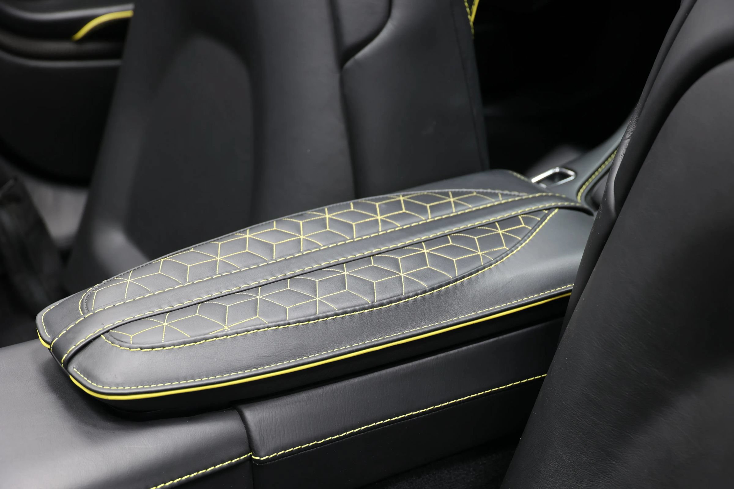 Used 2021 Aston Martin DBS Superleggera Volante RWD image 89