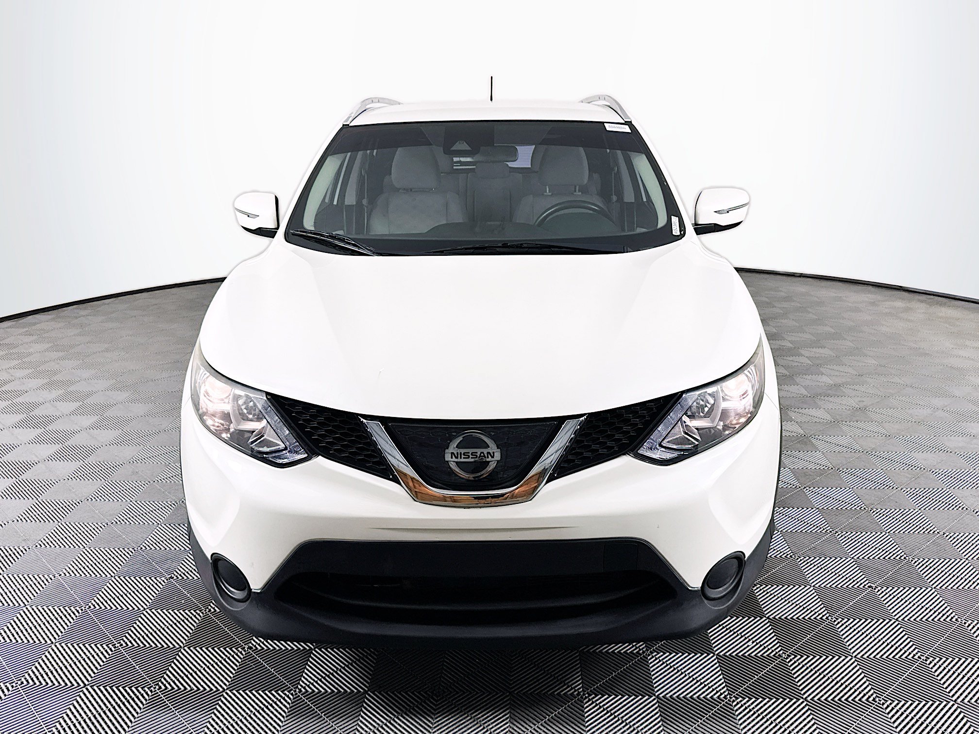 Used 2019 Nissan Rogue Sport SV FWD image 2
