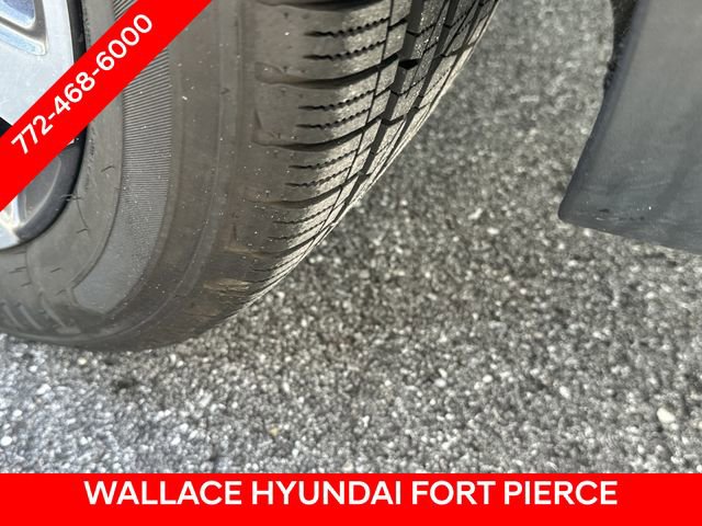 Used 2023 Chevrolet Equinox Premier image 14