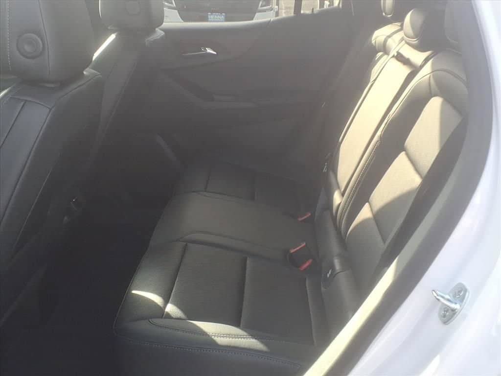 New 2027 Chevrolet Equinox LT w/ Convenience Package II FWD image 17