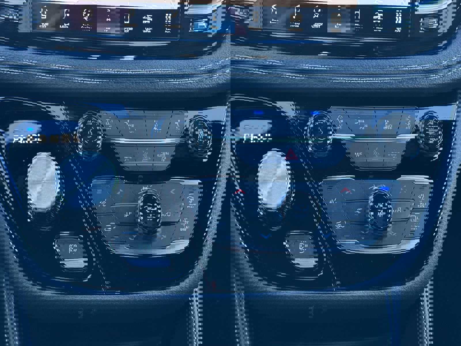 New 2026 Chrysler Pacifica Limited image 23