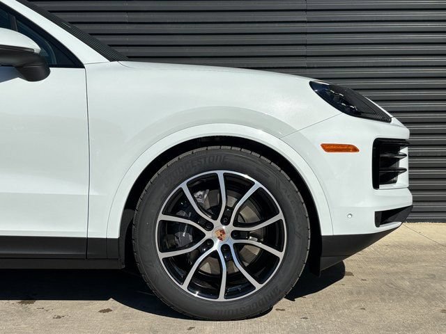 Used 2026 Porsche Cayenne AWD/4WD image 11