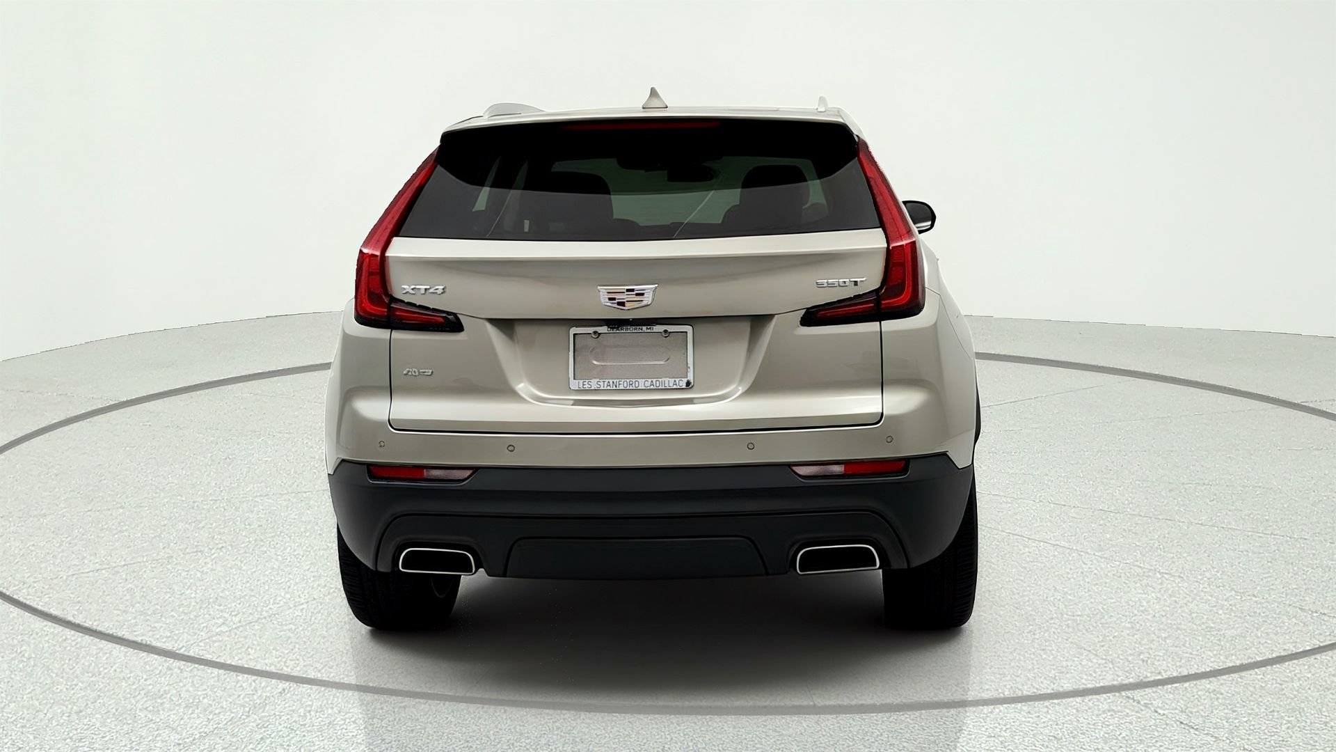 Certified 2023 Cadillac XT4 Luxury w/ Cold Weather Package AWD/4WD image 4