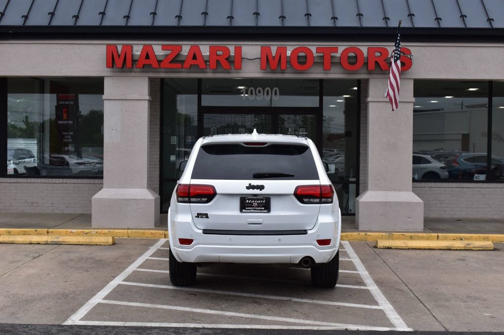 Used 2018 Jeep Grand Cherokee Altitude AWD/4WD image 10