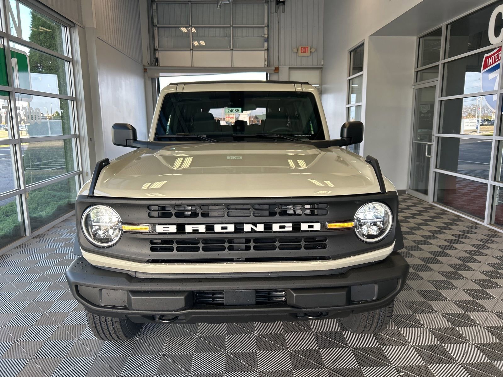 New 2025 Ford Bronco 4-Door image 2
