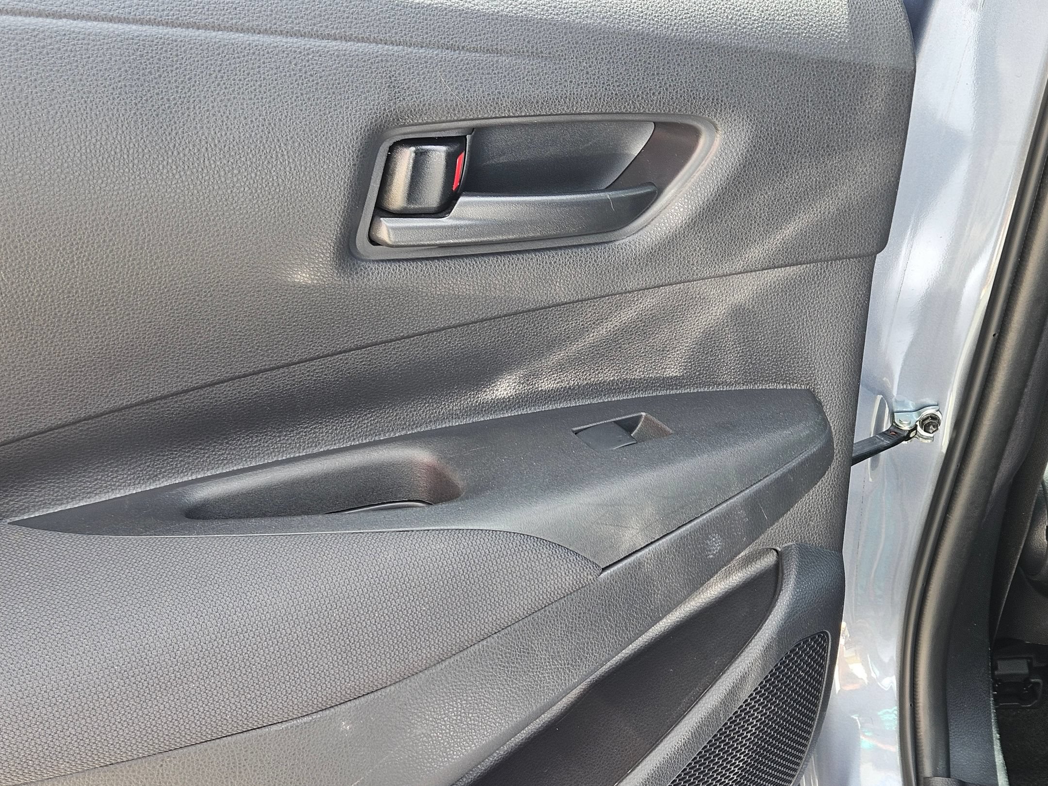 Used 2022 Toyota Corolla LE FWD image 23