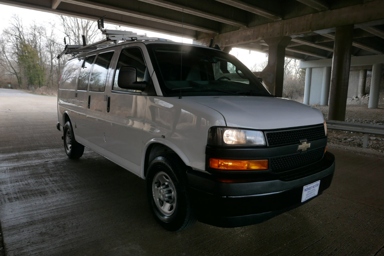 Used 2018 Chevrolet Express 2500 w/ Driver Convenience Package image 28