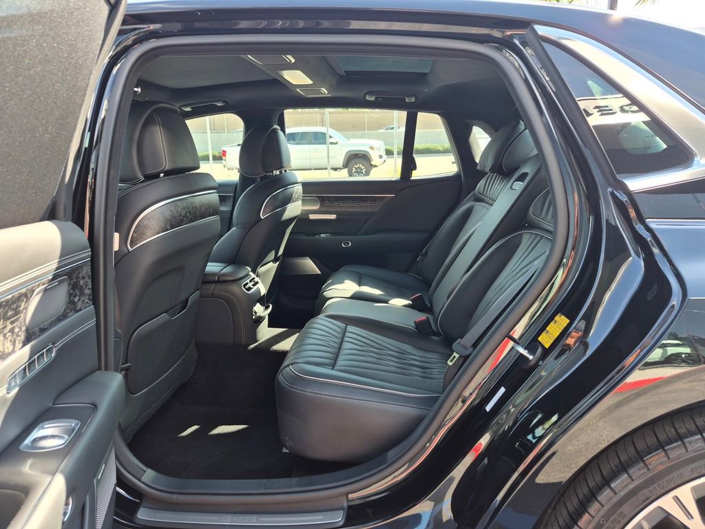 Used 2023 Genesis G90 3.5T image 25