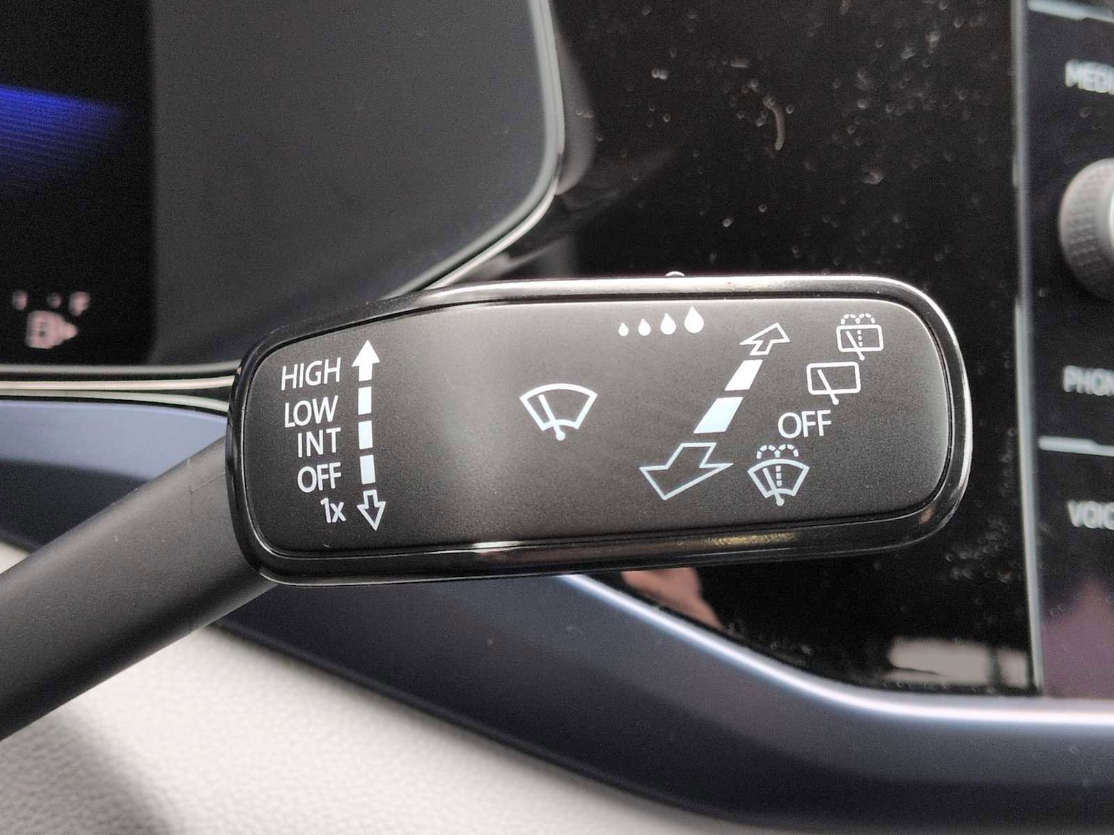 Used 2022 Volkswagen Taos SE image 26