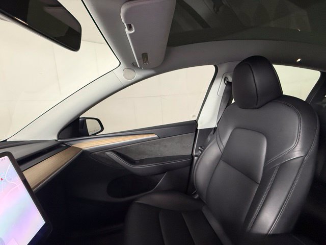 Used 2024 Tesla Model Y Long Range RWD image 19