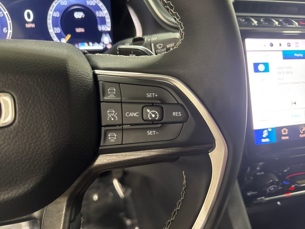 Used 2024 Jeep Grand Cherokee Limited AWD/4WD image 41