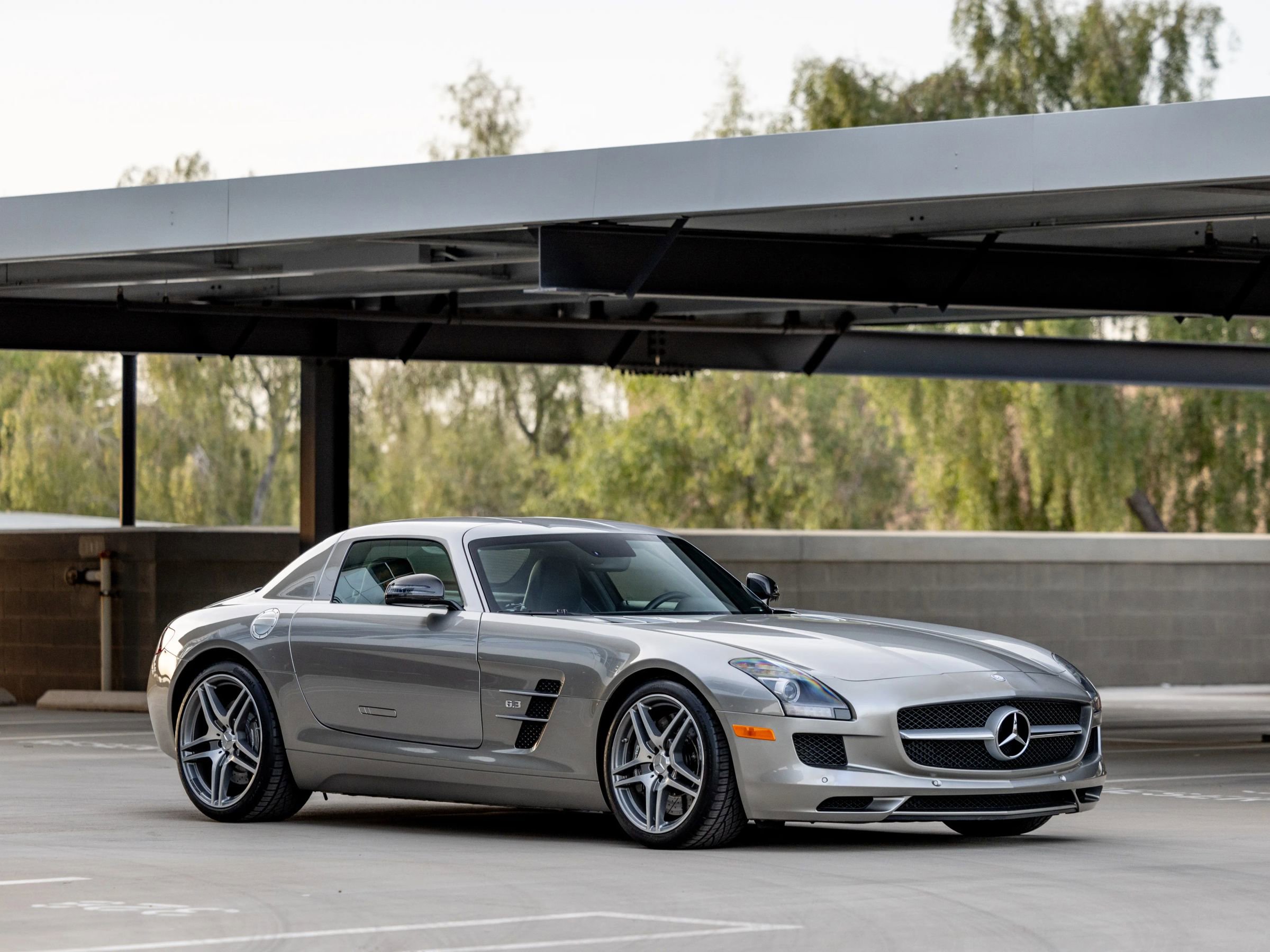 Used 2011 Mercedes-Benz SLS AMG Coupe image 3