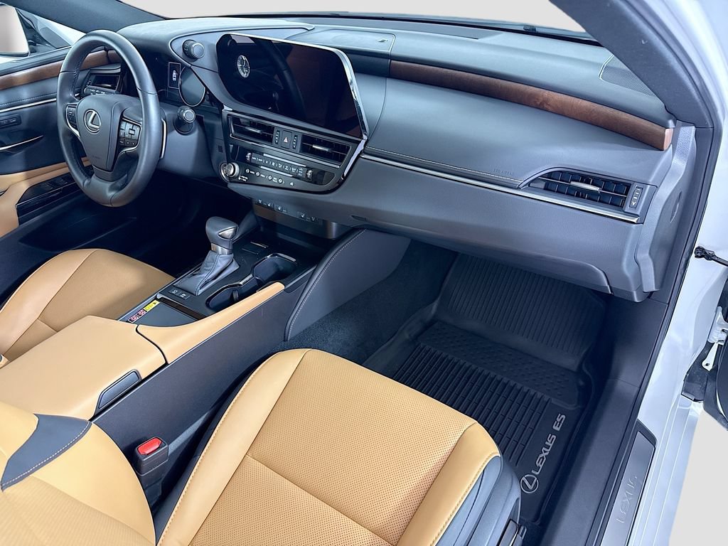 Certified 2025 Lexus ES 300h w/ Premium Package FWD image 17