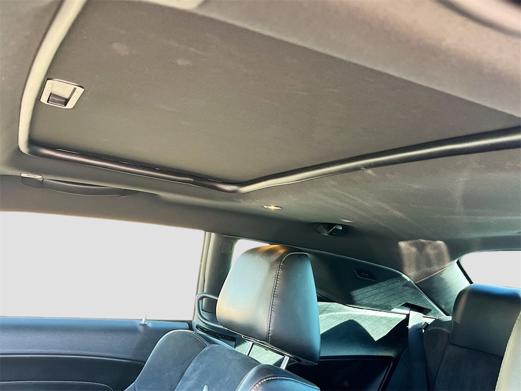 Used 2018 Dodge Challenger R/T Scat Pack w/ Leather Interior Group image 22