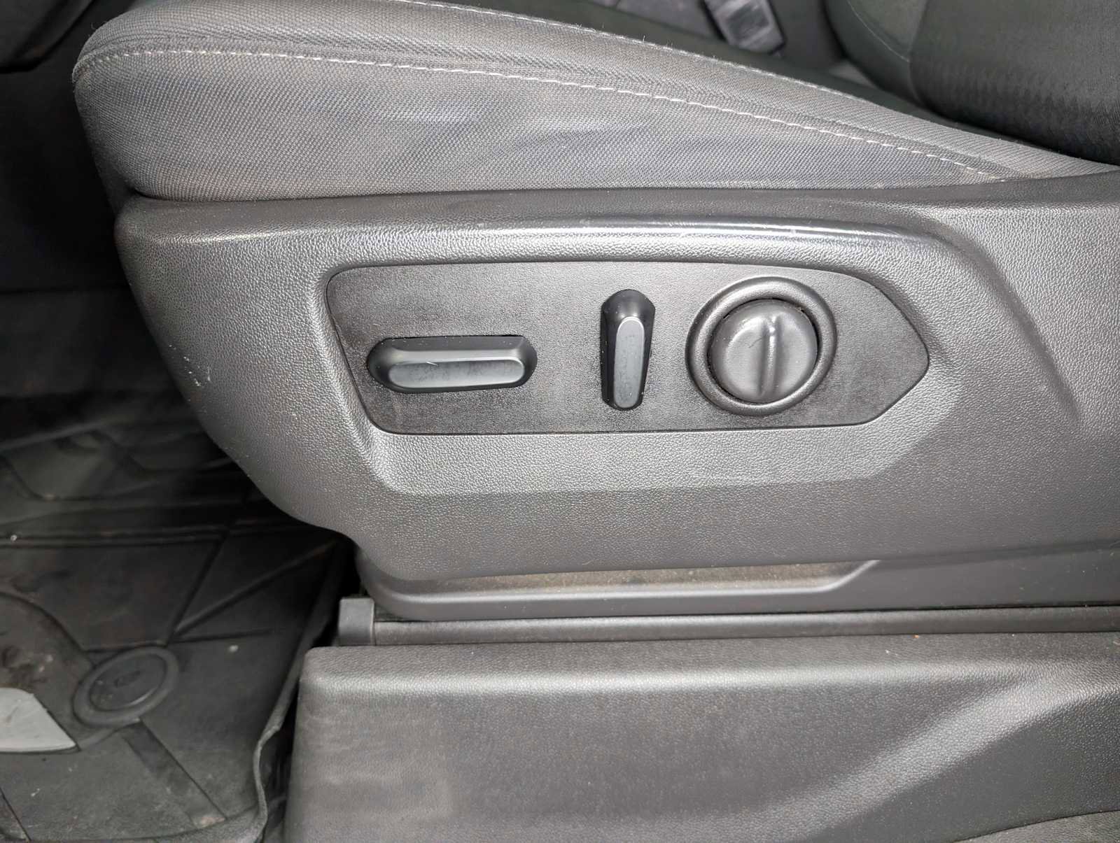 Used 2020 Chevrolet Silverado 1500 RST image 34