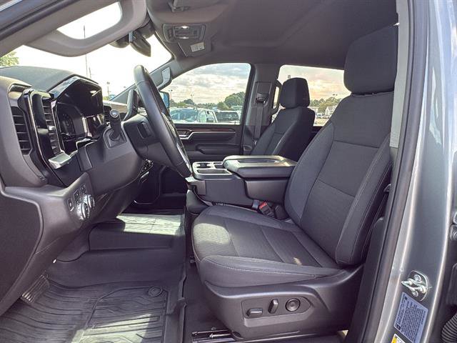 Used 2025 GMC Sierra 2500 SLE w/ SLE Value Package; AWD/4WD image 13