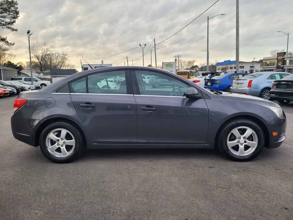 Used 2011 Chevrolet Cruze LT FWD image 4