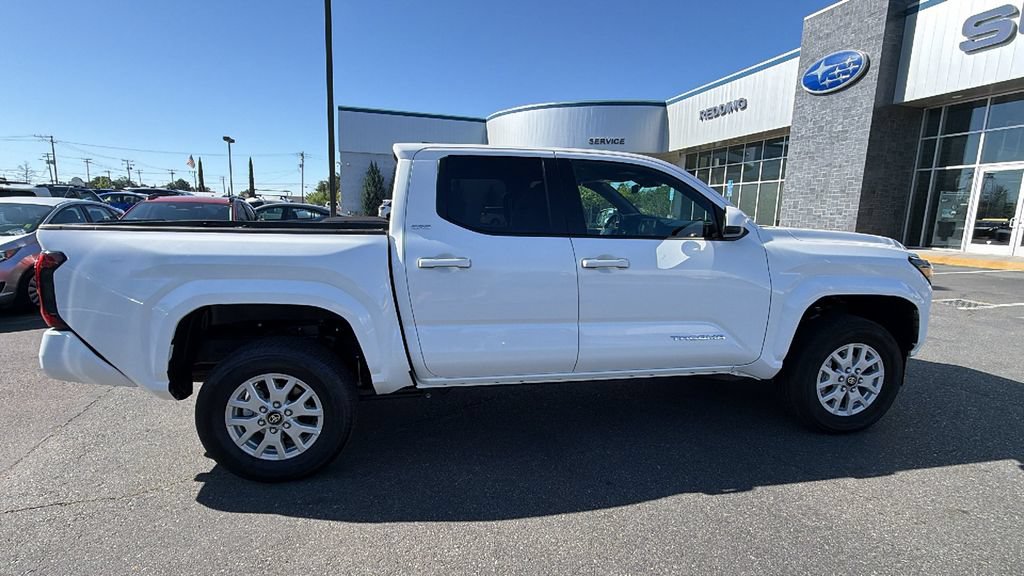 Used 2026 Toyota Tacoma SR5 AWD/4WD image 3